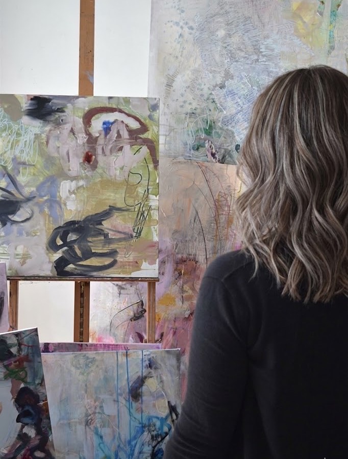 Sari Zon in her studio